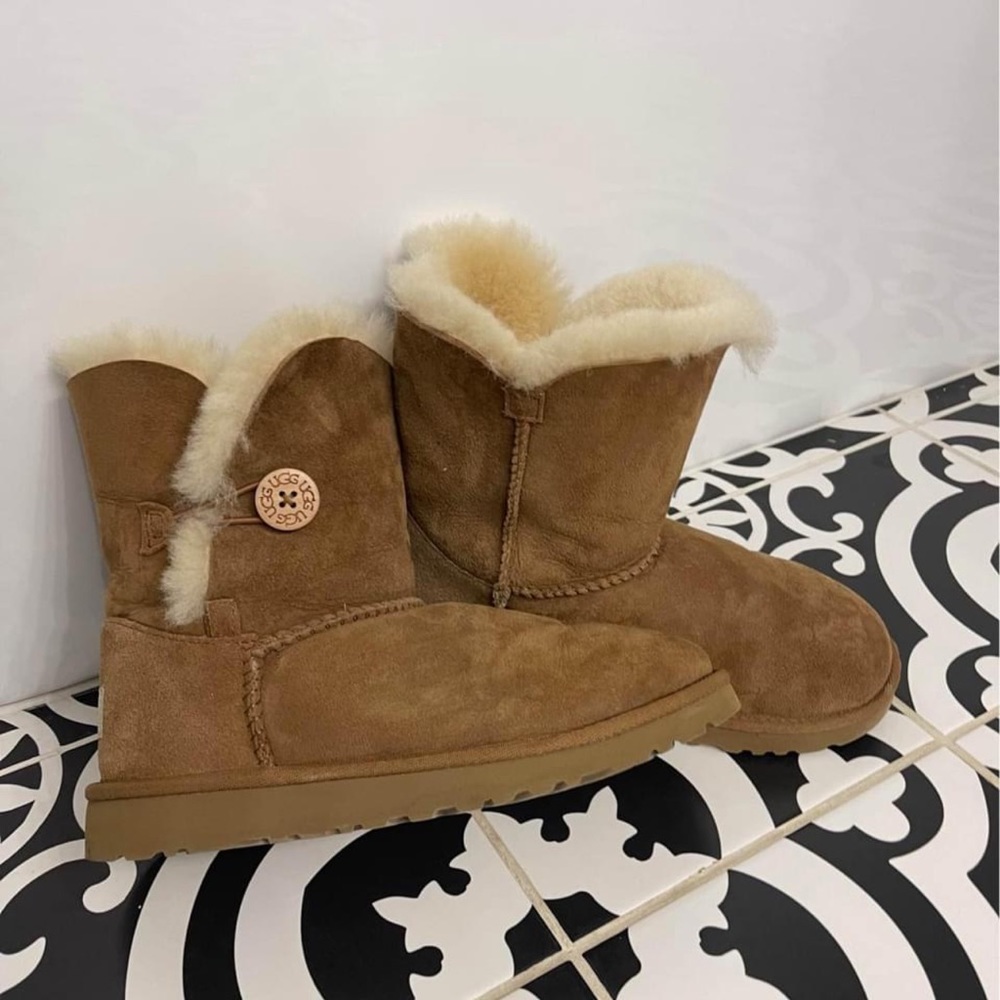 Ugg Bailey button boots